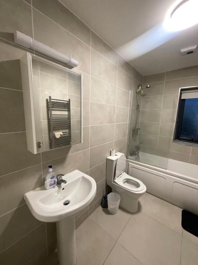 Private Room In A New Shared Apartment メイヌース エクステリア 写真