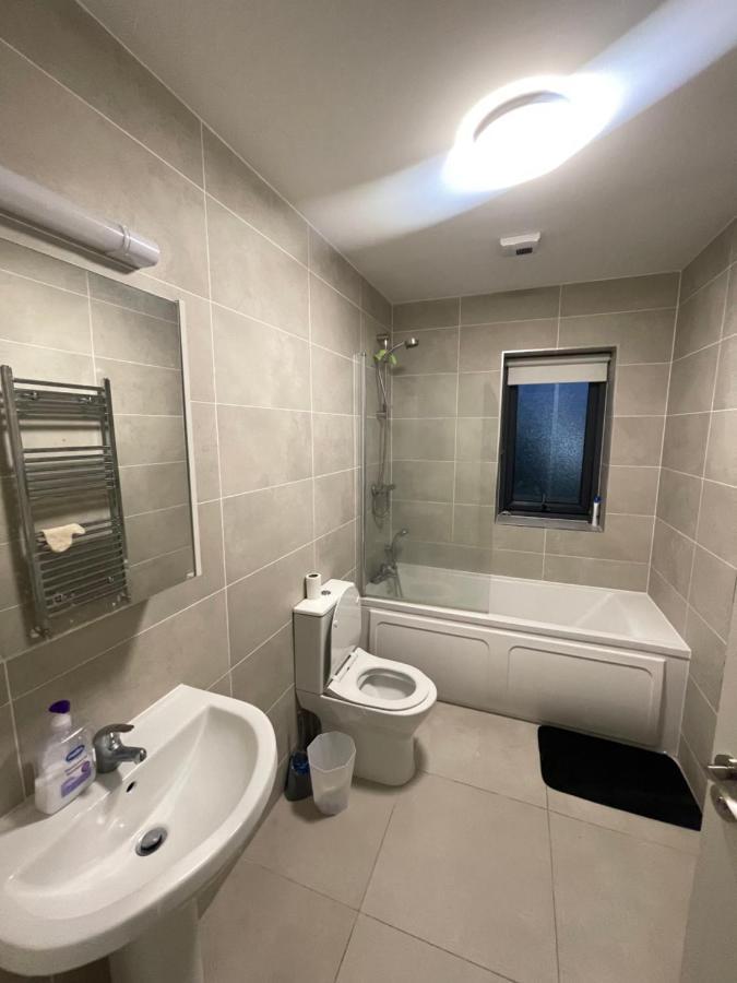 Private Room In A New Shared Apartment メイヌース エクステリア 写真